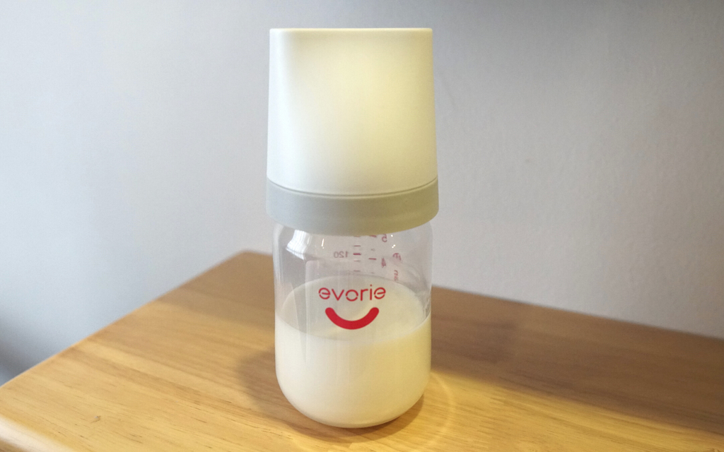 how much formula or breast milk to feed your baby | Evorie Tritan Feeding Bottle