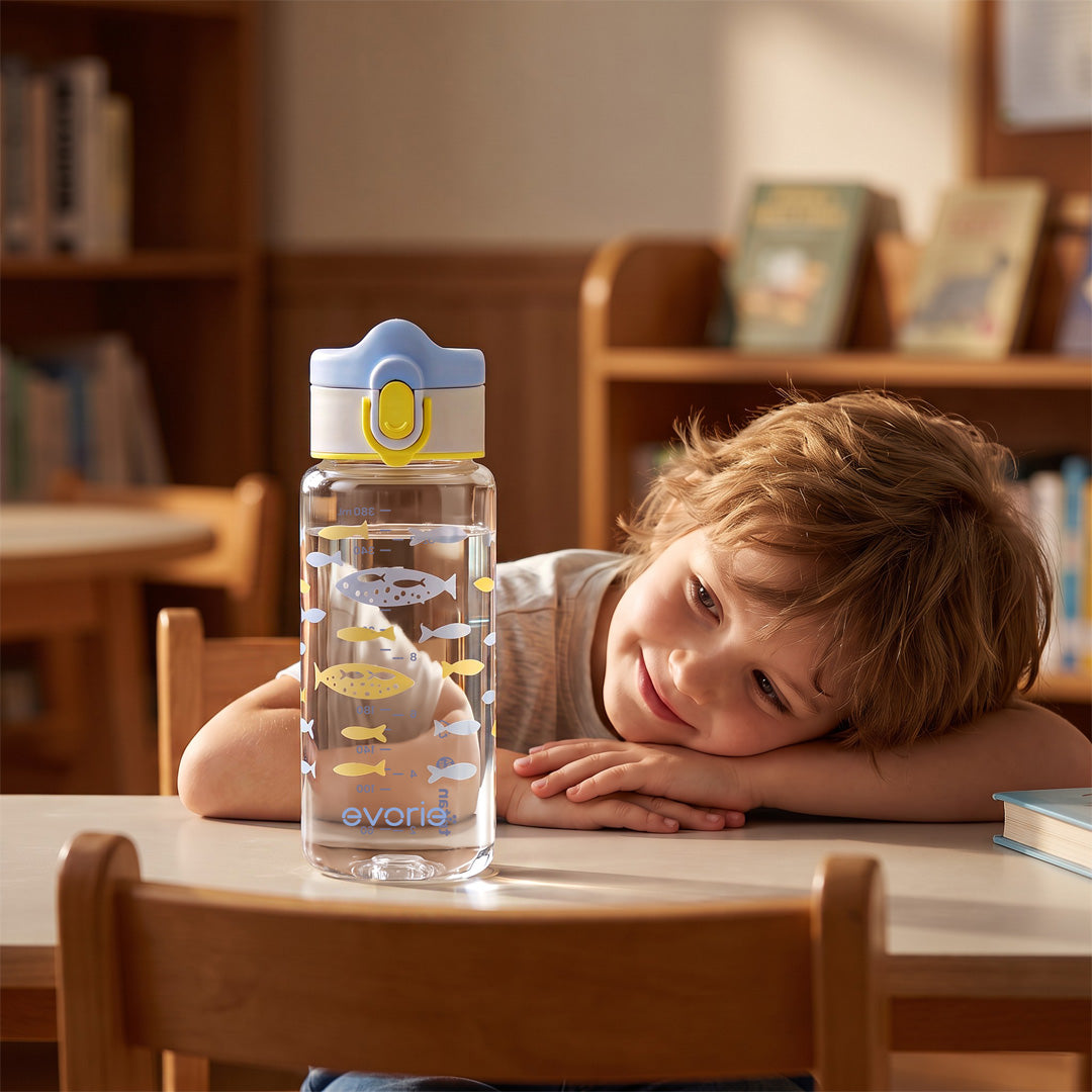 Botol Minum Anak Evorie Tritan dengan Corong 380mL, Ikan Berlimpah